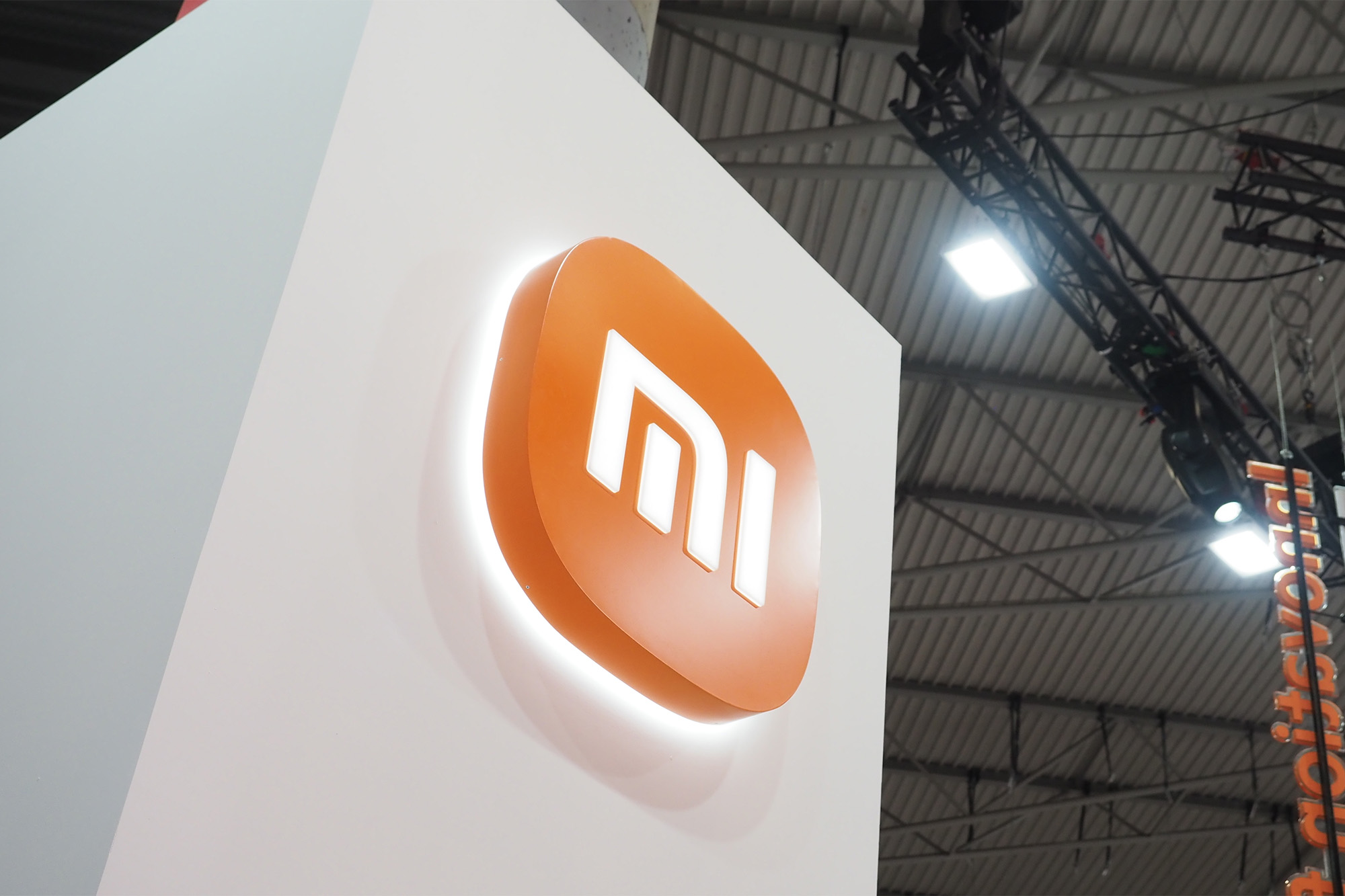 Xiaomi 14 ma pokonać iPhone'a, ale nie w benchmarkach
