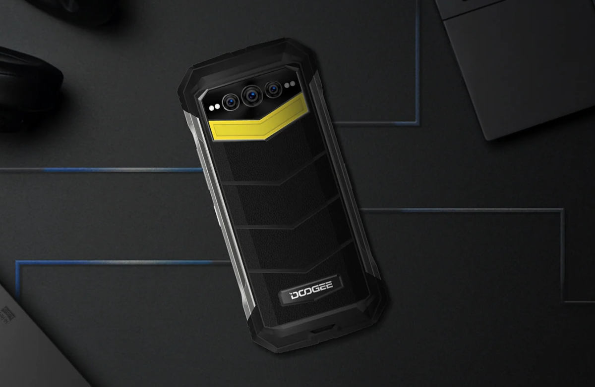 Doogee S100 Pro z lampą kempingową. Nowy pomysł na pancerniaka