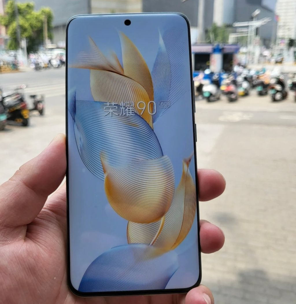 Honor 90 i Honor 90 Pro już za kilka dni. Tak wyglądają na żywo