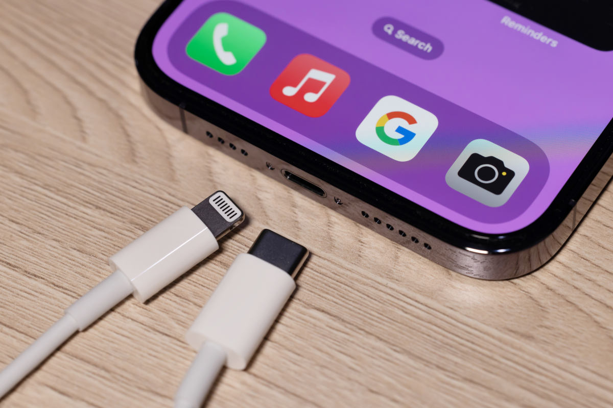Unia zdelegalizuje iPhone'y? Wyjaśnijmy