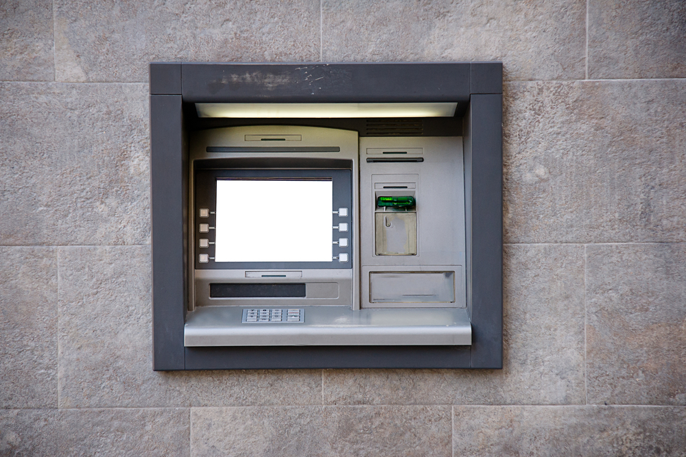 Sposób na bankomat. Przyklej taśmę, wyjmij gotówkę