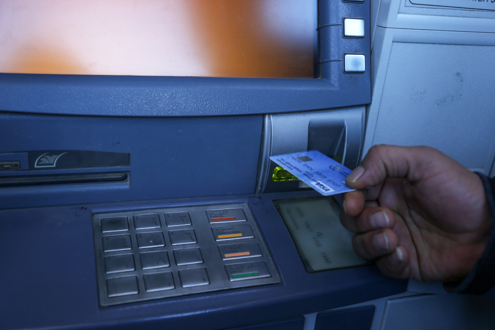 Bankomat pułapka. Wystarczy, że włożysz kartę i cię mają