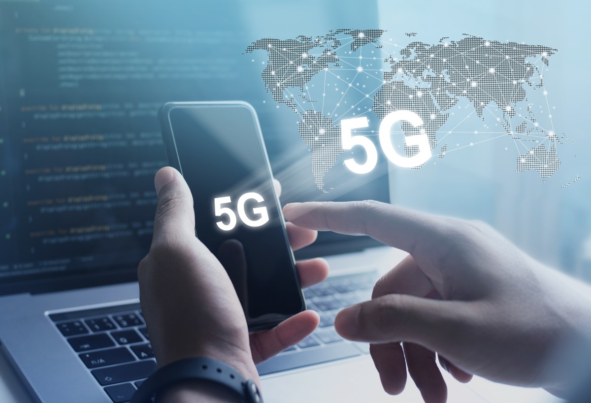GlobalData: w 2027 roku z 5G będzie korzystać 5,5 miliarda osób