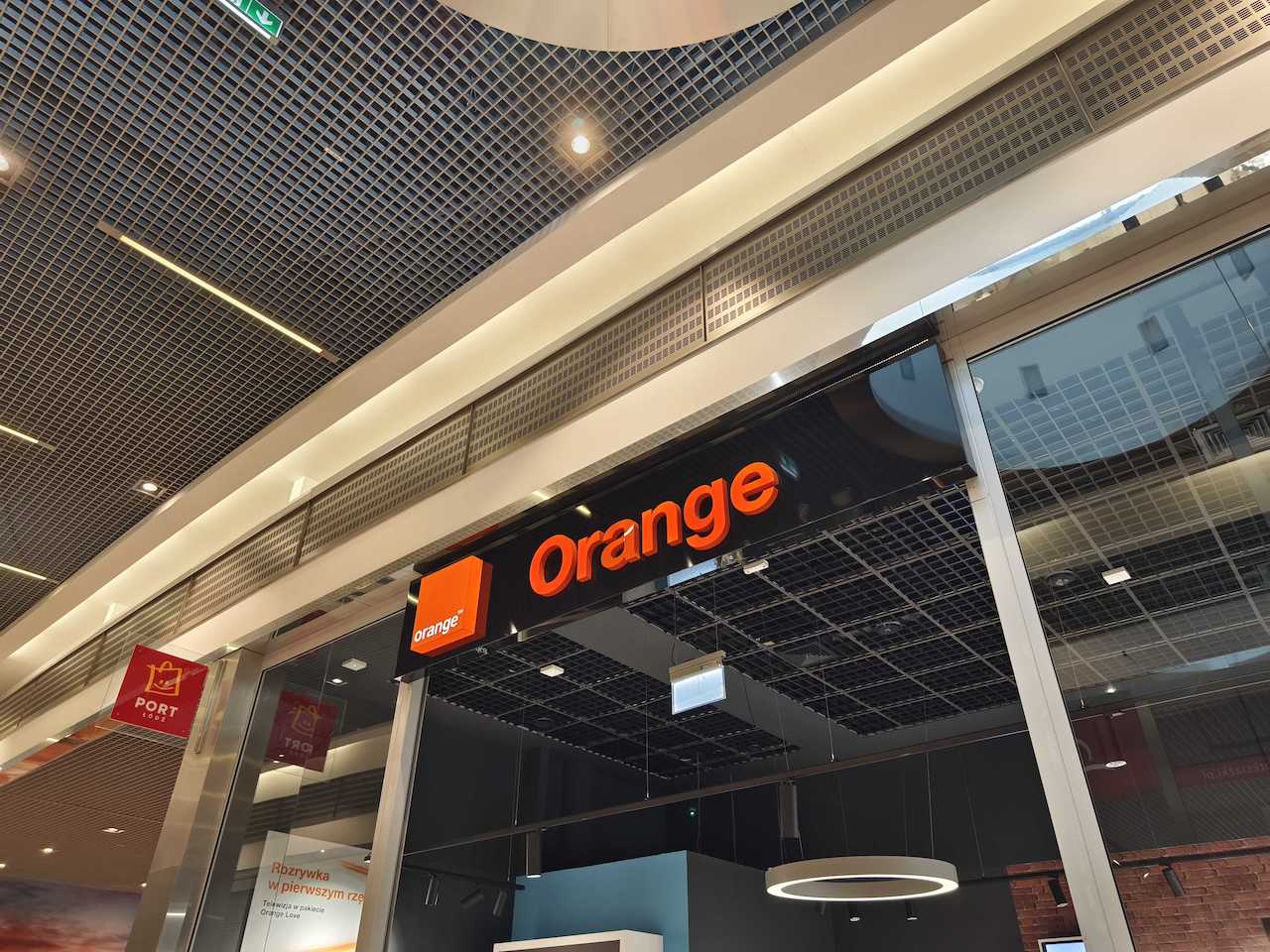Atak na klientów Orange Polska. Mogą przejąć twój numer