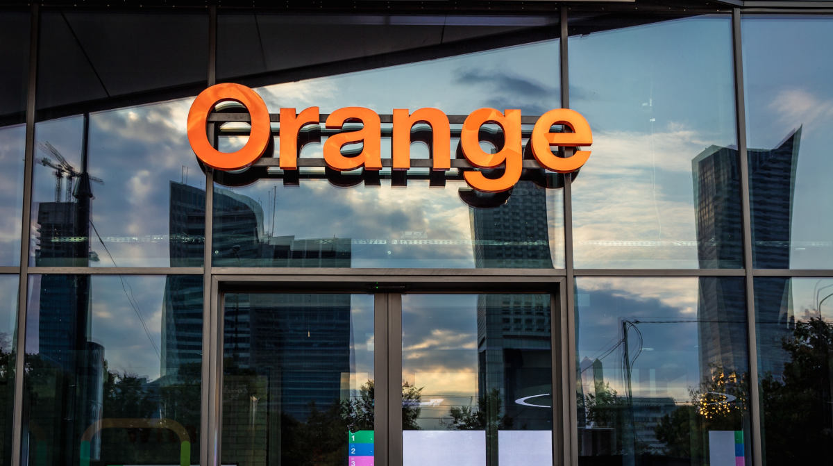 Orange na kartę: za darmo bezlimity i ważne zmiany w ofercie