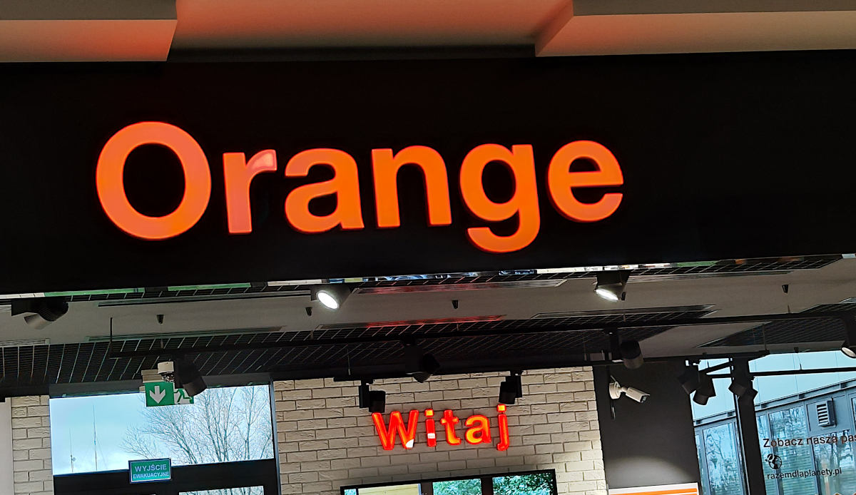 Orange gasi światło. Polaków czeka wymiana telefonu