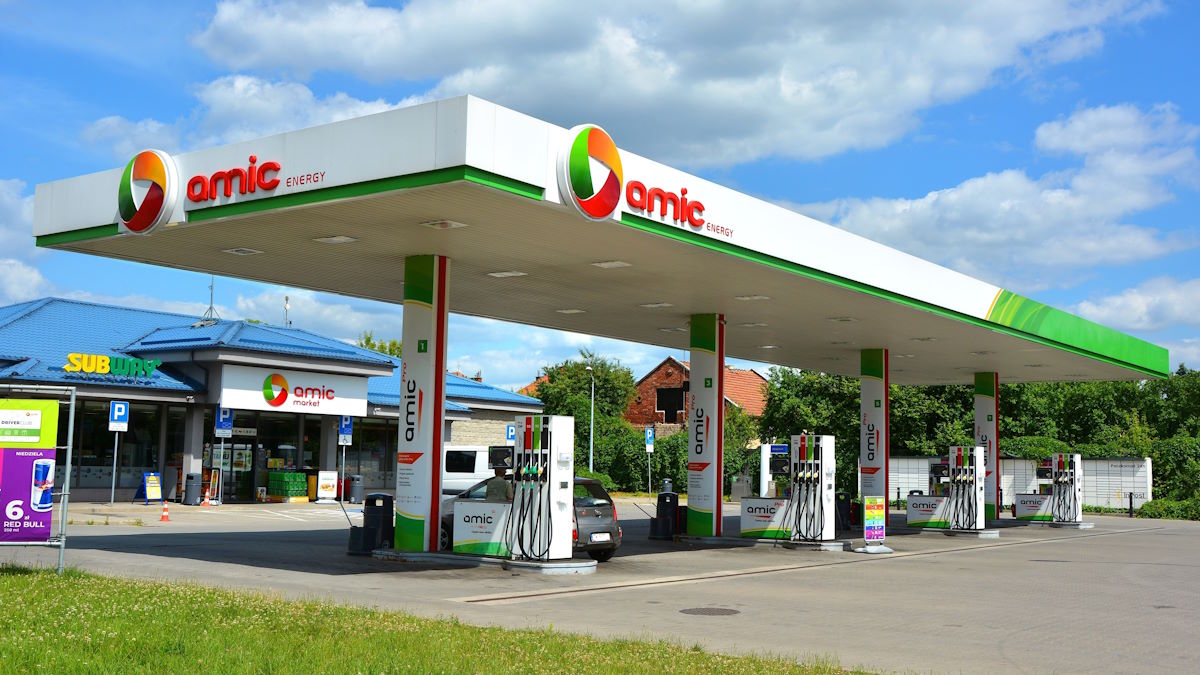 Promocje na stacjach paliw. Gdzie i jak skorzystać?