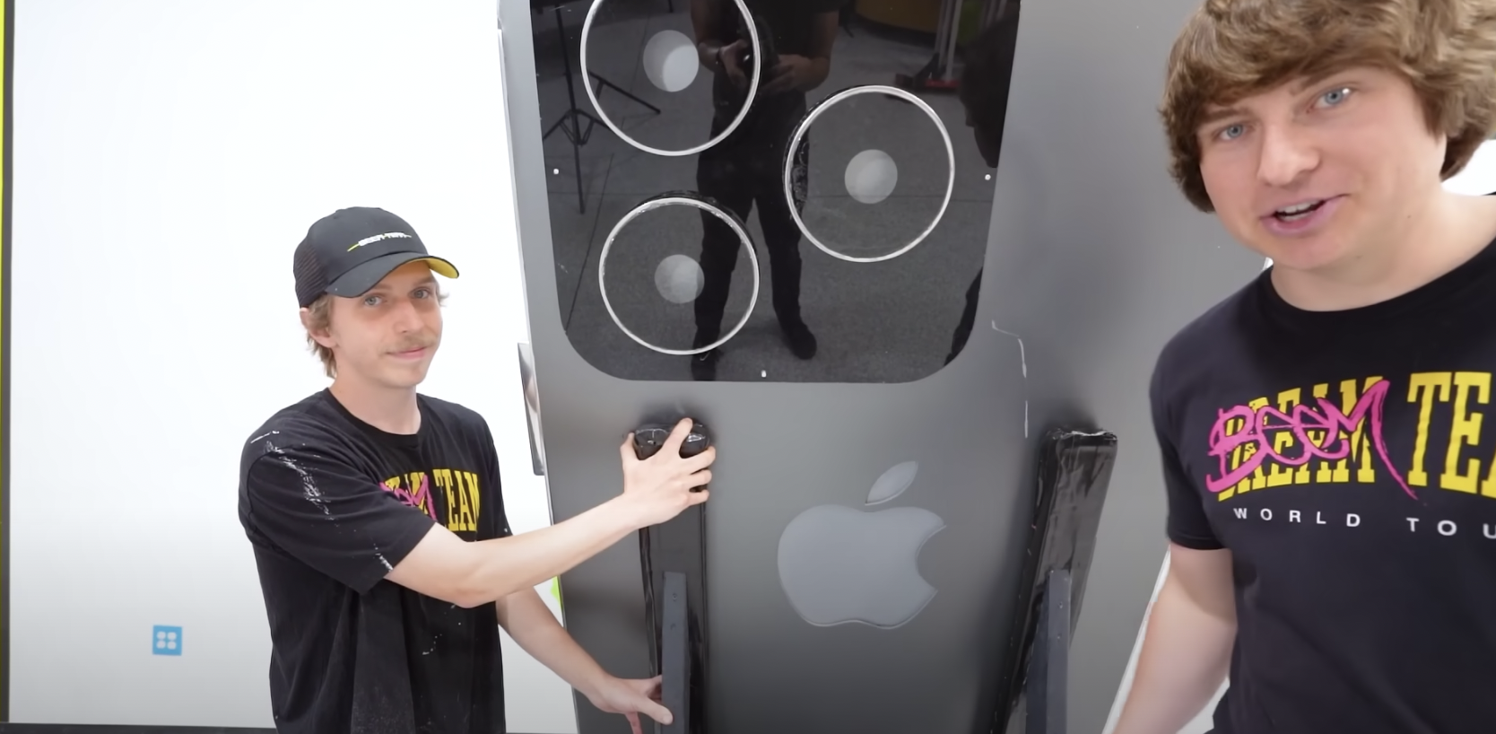 Oto iPhone gigant. Zawstydzi nawet twój telewizor