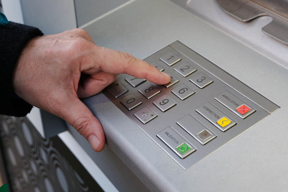 Świebodzin. Policja obstawiła bankomaty w całym mieście