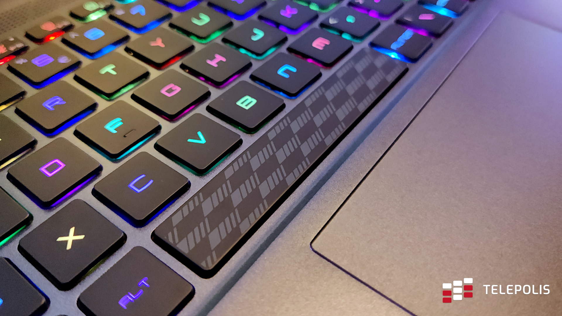Mercedes zaskakuje współpracą. Powstanie luksusowy laptop