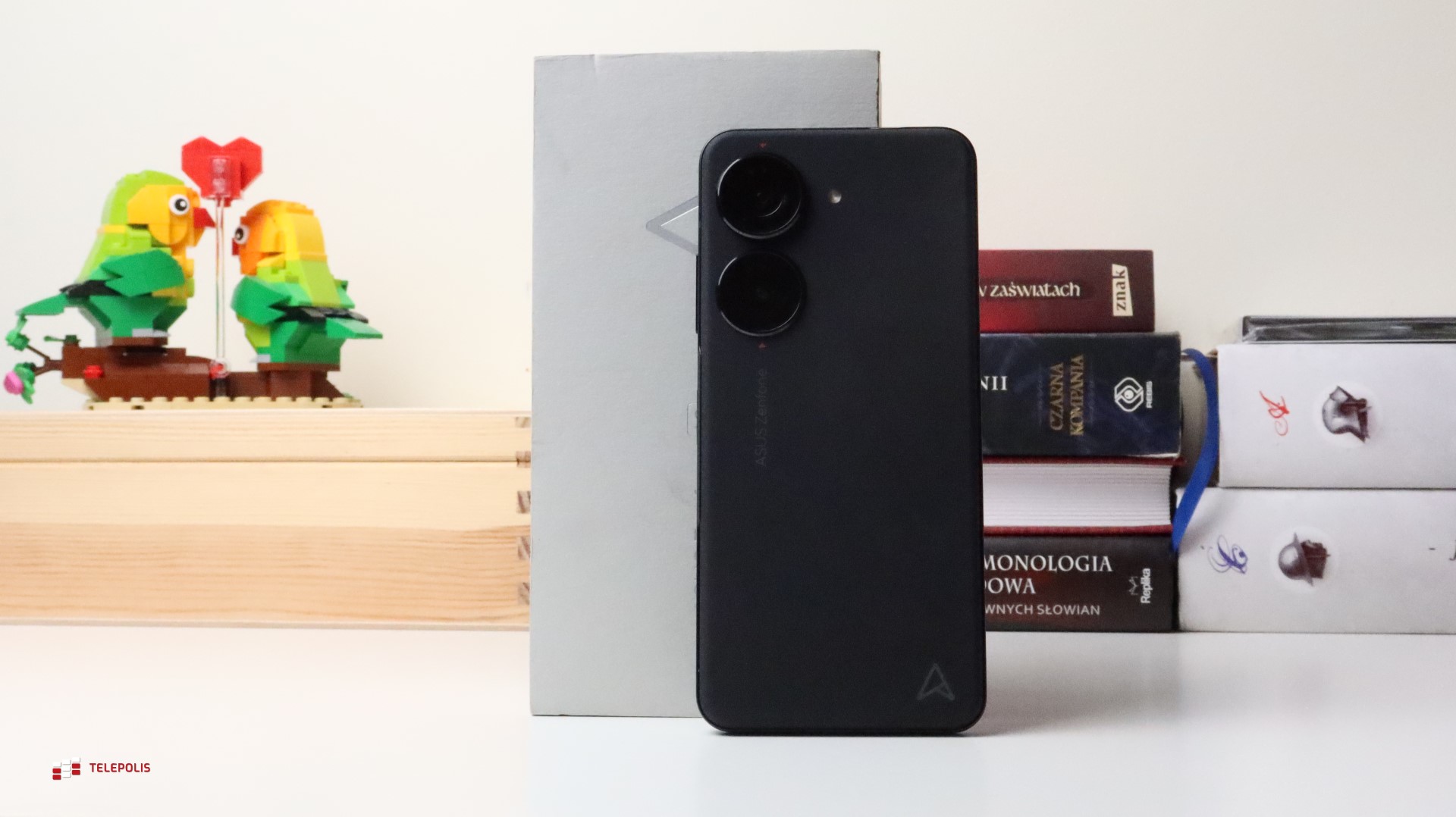 Kompaktowy król powraca. Oto Asus Zenfone 10 (pierwsze wrażenia)