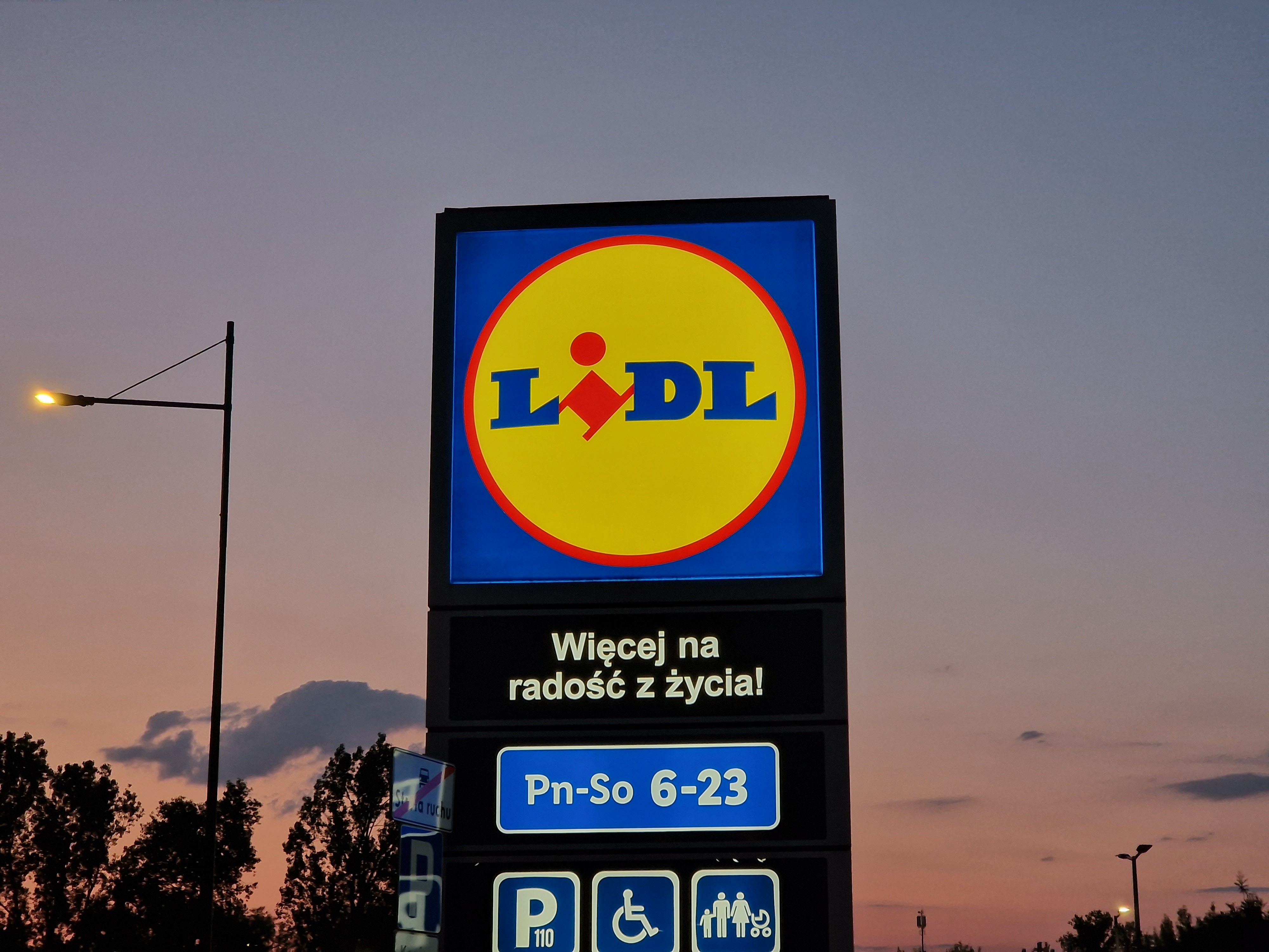 Zapomnij o Thermomixie. Lidl zrobił taką cenę, że nie ma co zbierać