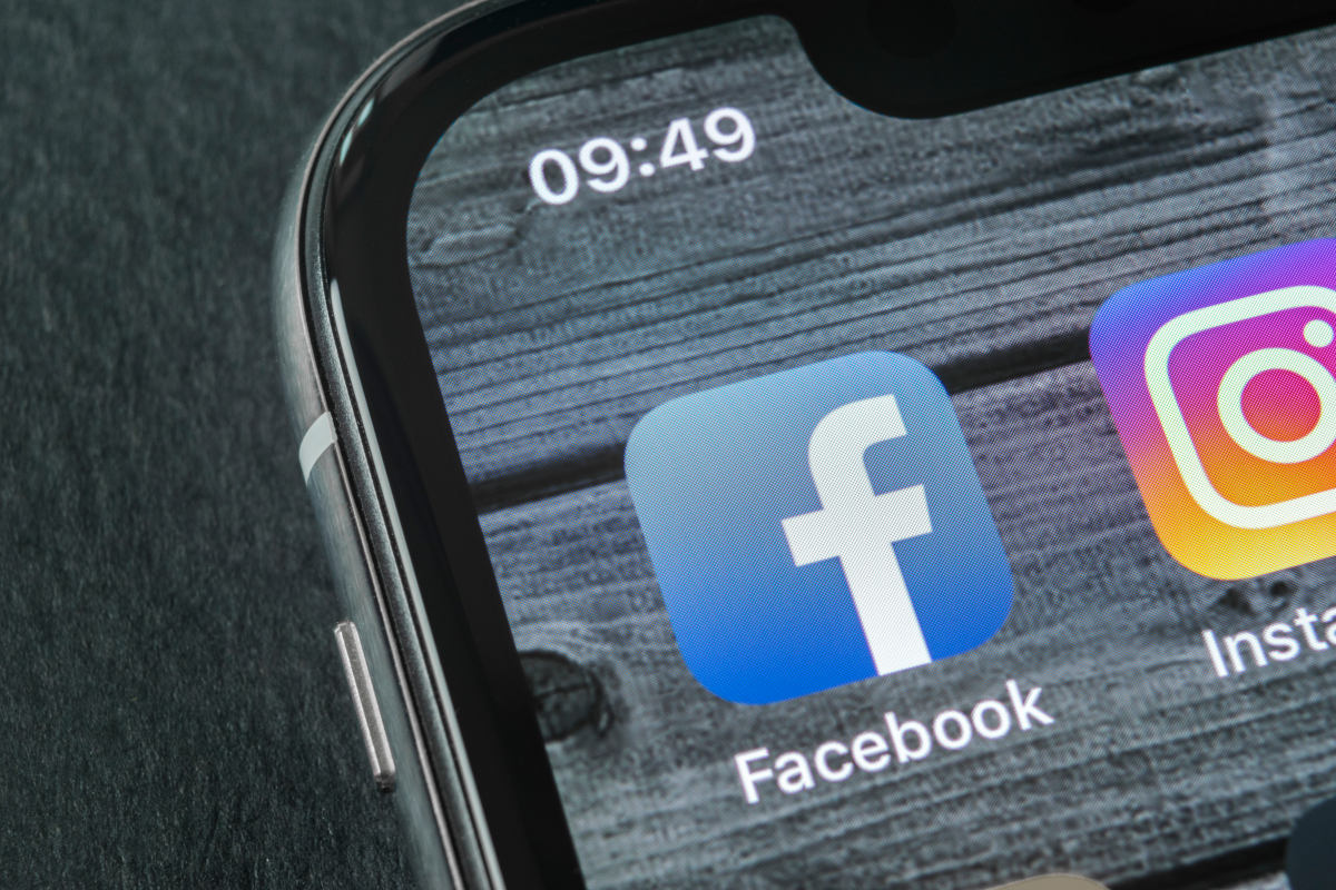 Płatny Facebook już w Polsce. Cena zwala z nóg