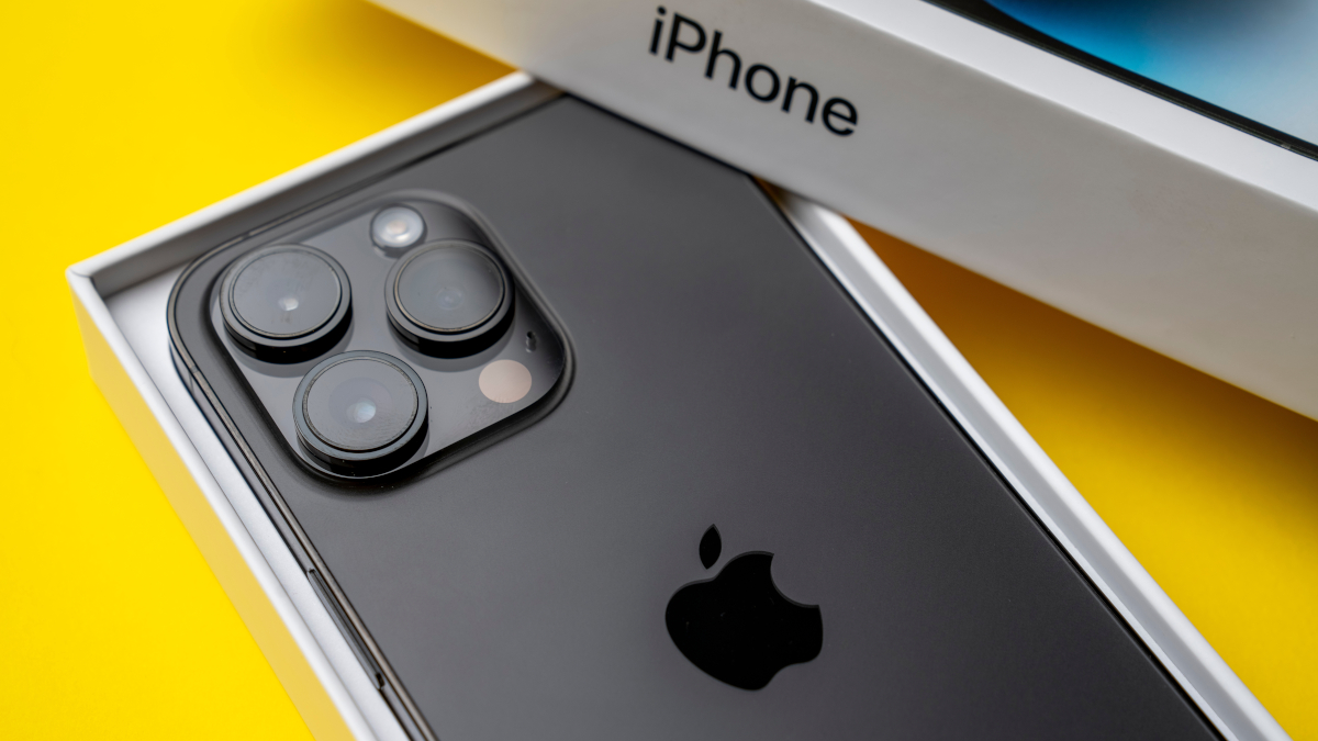 iPhone 16 Pro Max posłuży do szpiegowania? To nie takie absurdalne