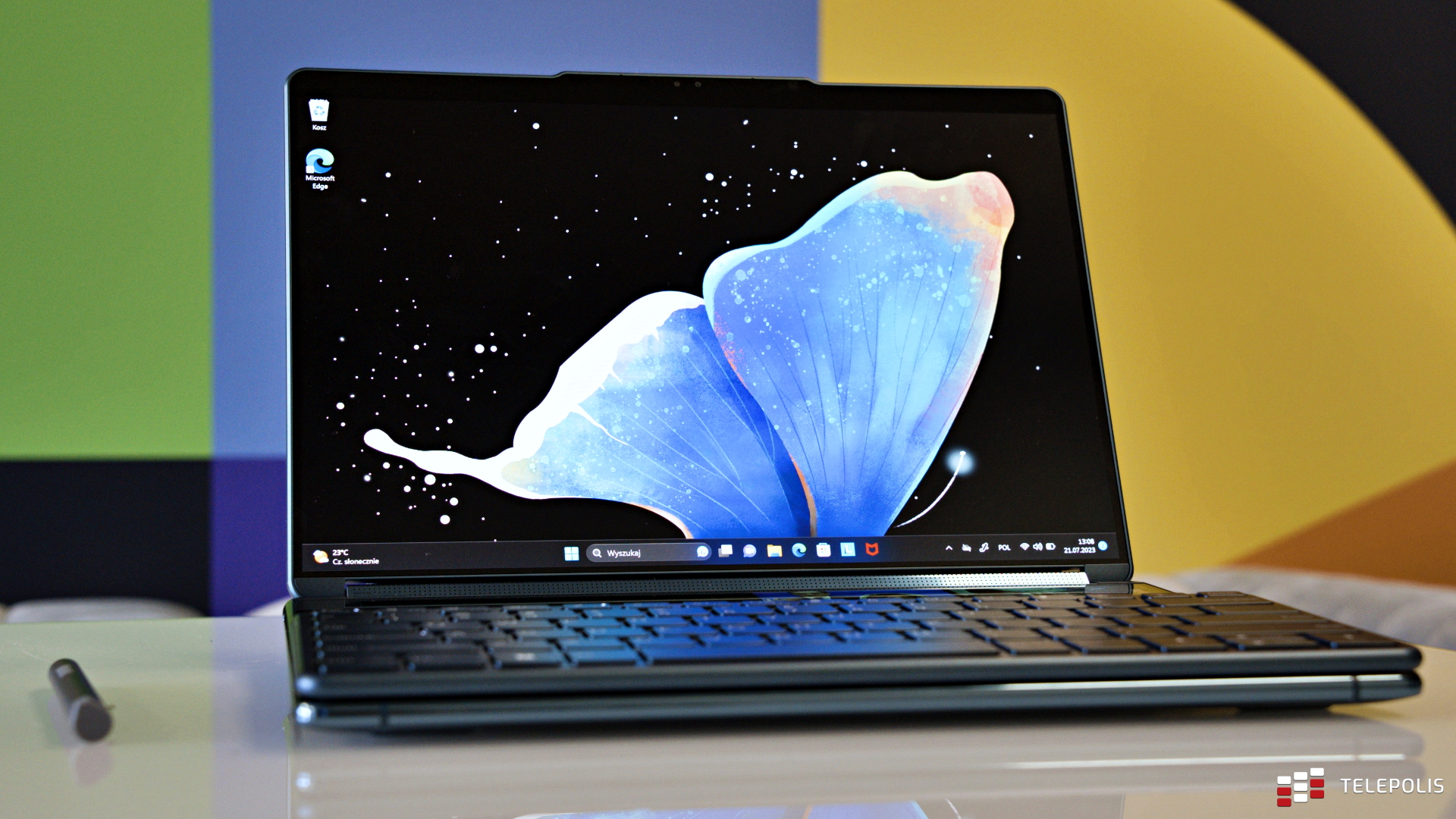 Potwór nie laptop. Dwa ekrany, wielka wydajność i długi czas pracy