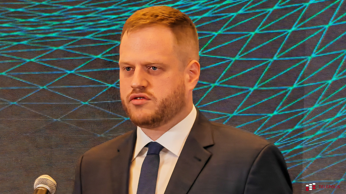 mObywatel 2.0 jak trefne respiratory i maseczki. Bez przetargu