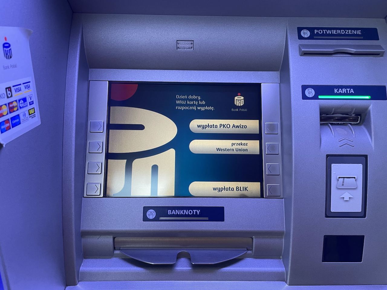 Polacy znów nabijani w butelkę, chodzi o klientów PKO BP