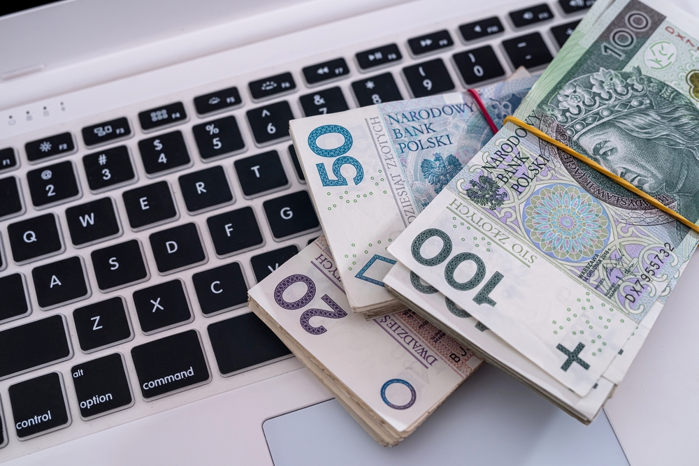 Praca od zaraz za 350 zł dniówki? CSIRT KNF alarmuje