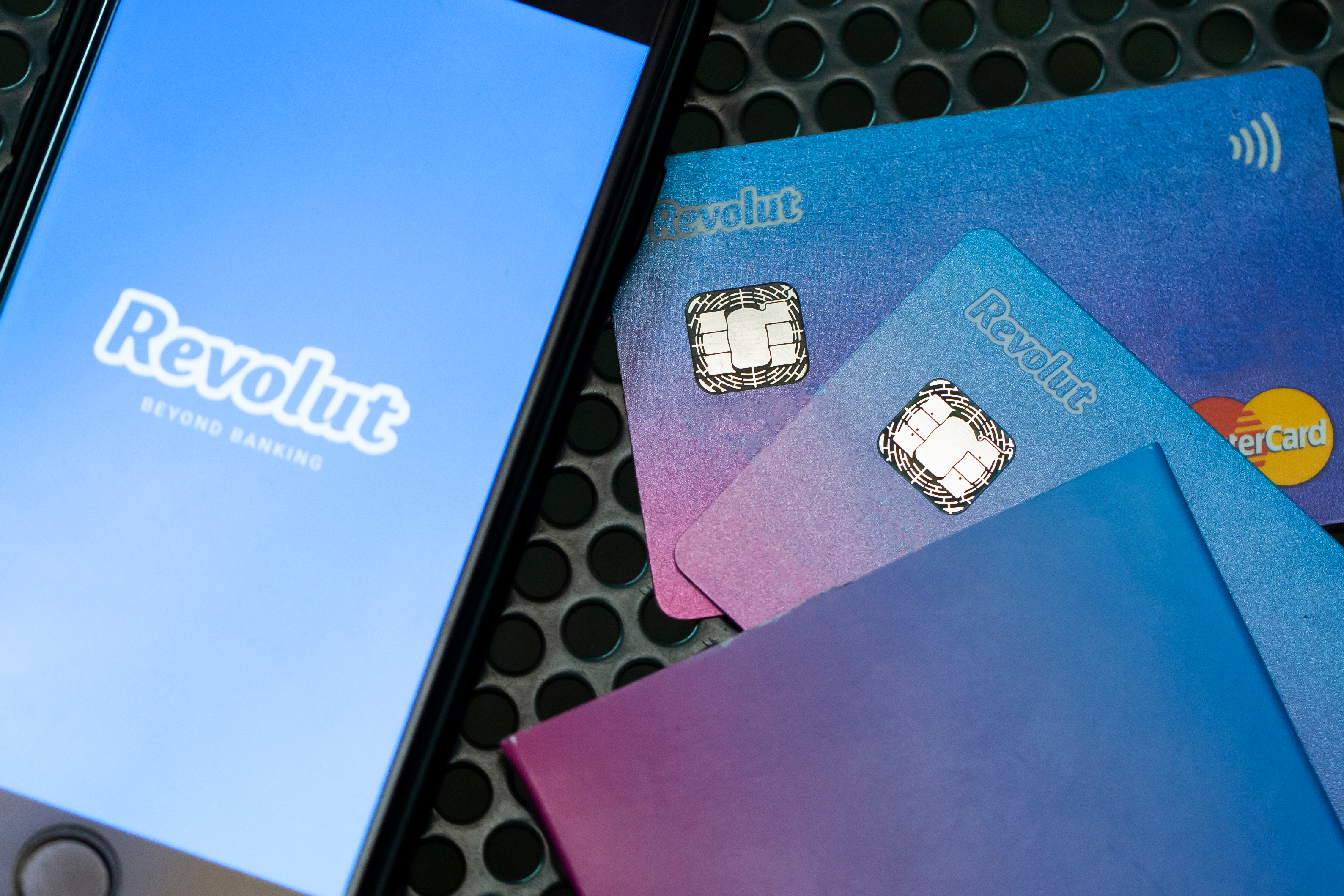 Revolut zagina polskie banki. Dał za darmo coś, za co inni słono liczą