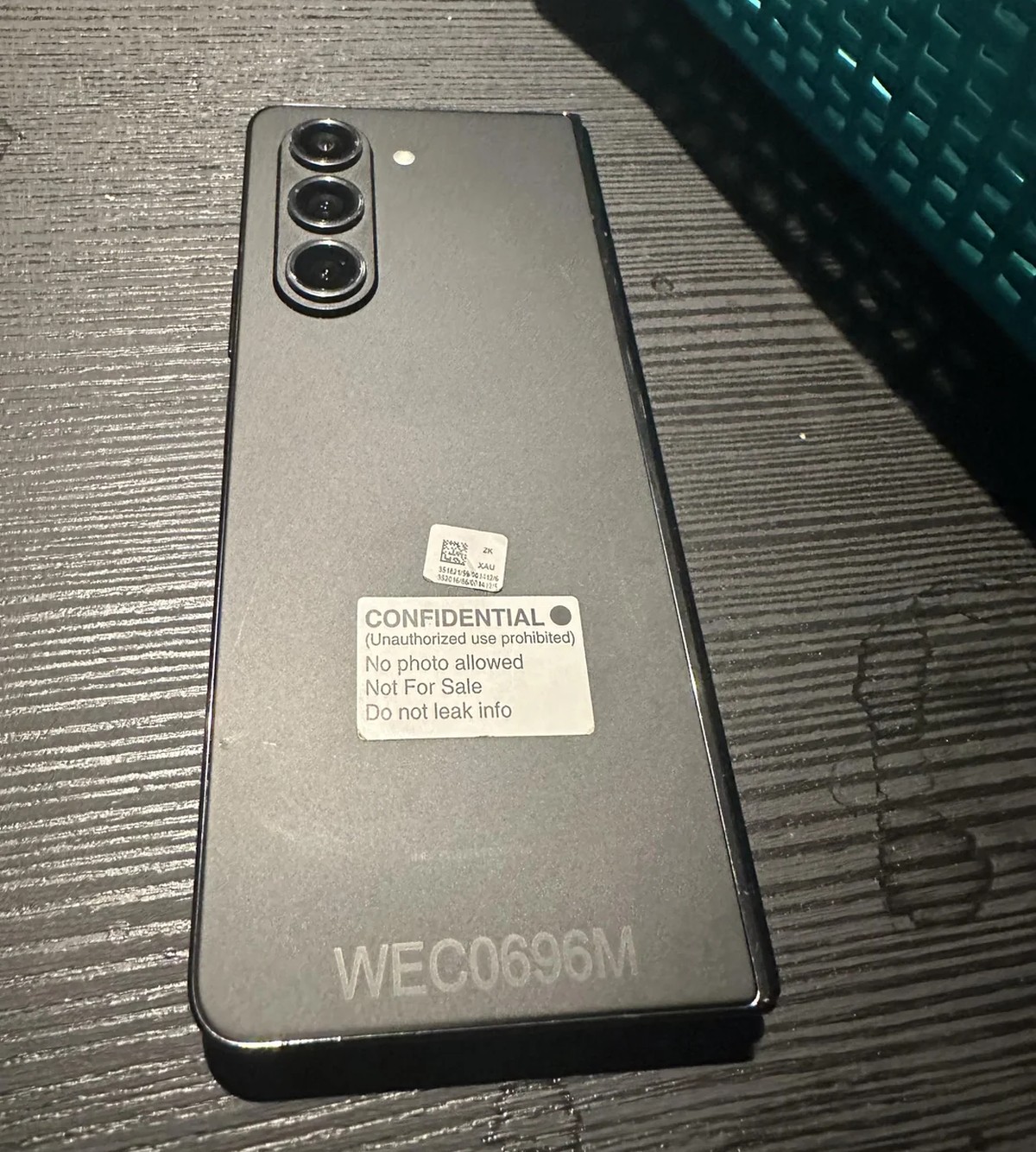 Samsung Galaxy Z Fold5 paraduje na nowych zdjęciach