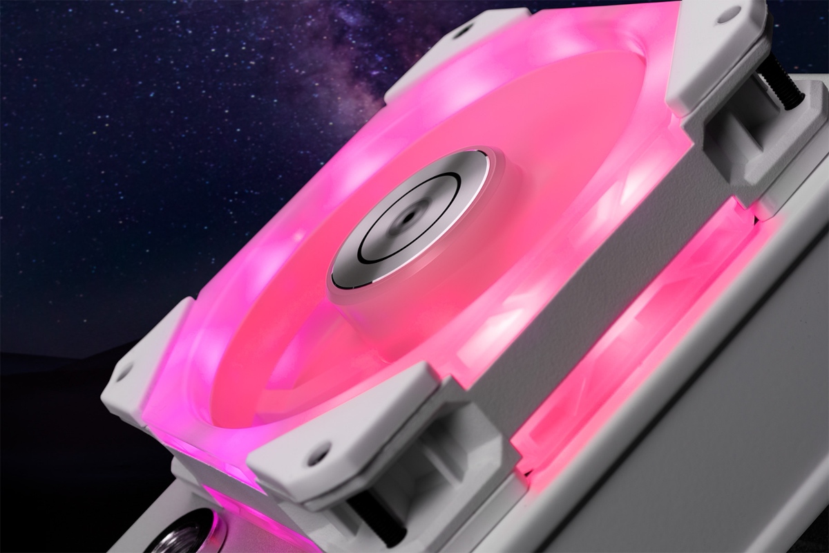 EKWB prezentuje białe wentylatory dla fanów RGB LED