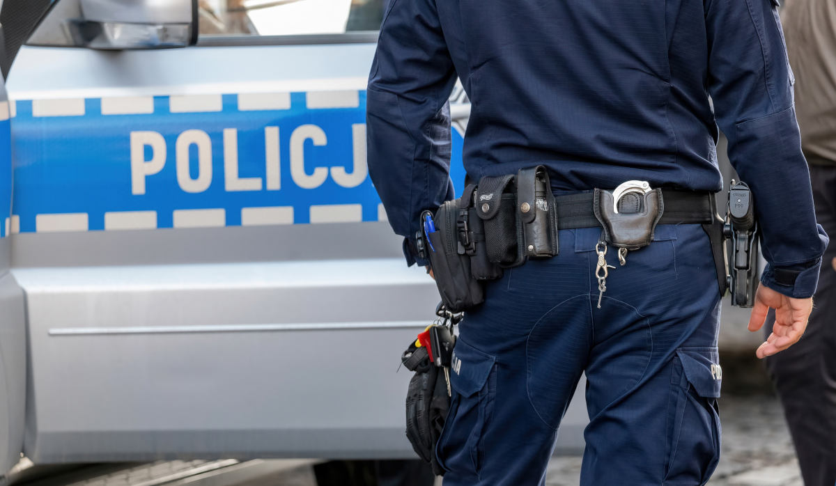 Oszust wyłudził tysiące kodów szybkich płatności. Uciekał policji przez 4 lata