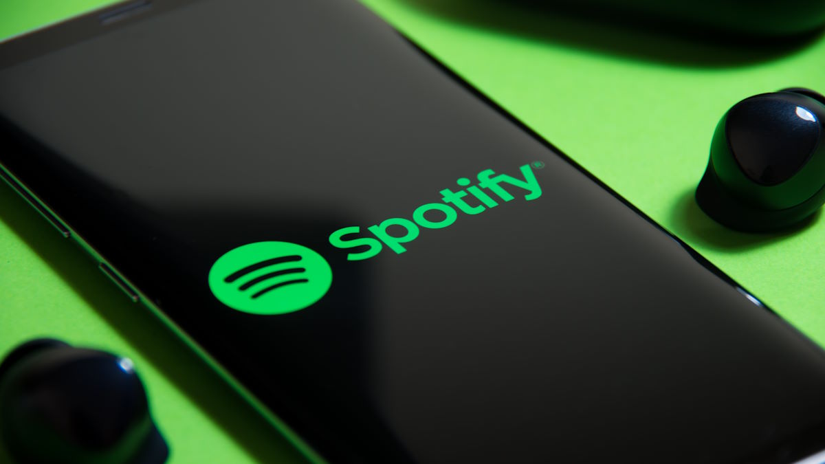 Spotify chciał zakazać tego typu podcastów. Powód? Za dużo zarabiają