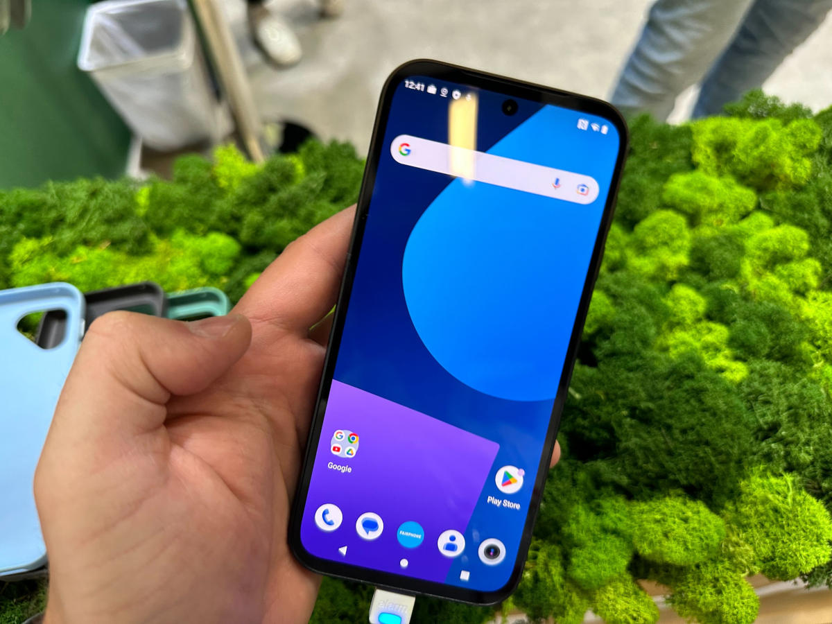 Fairphone 5 dostanie Androida 18 i w 2031 wciąż będzie bezpieczny