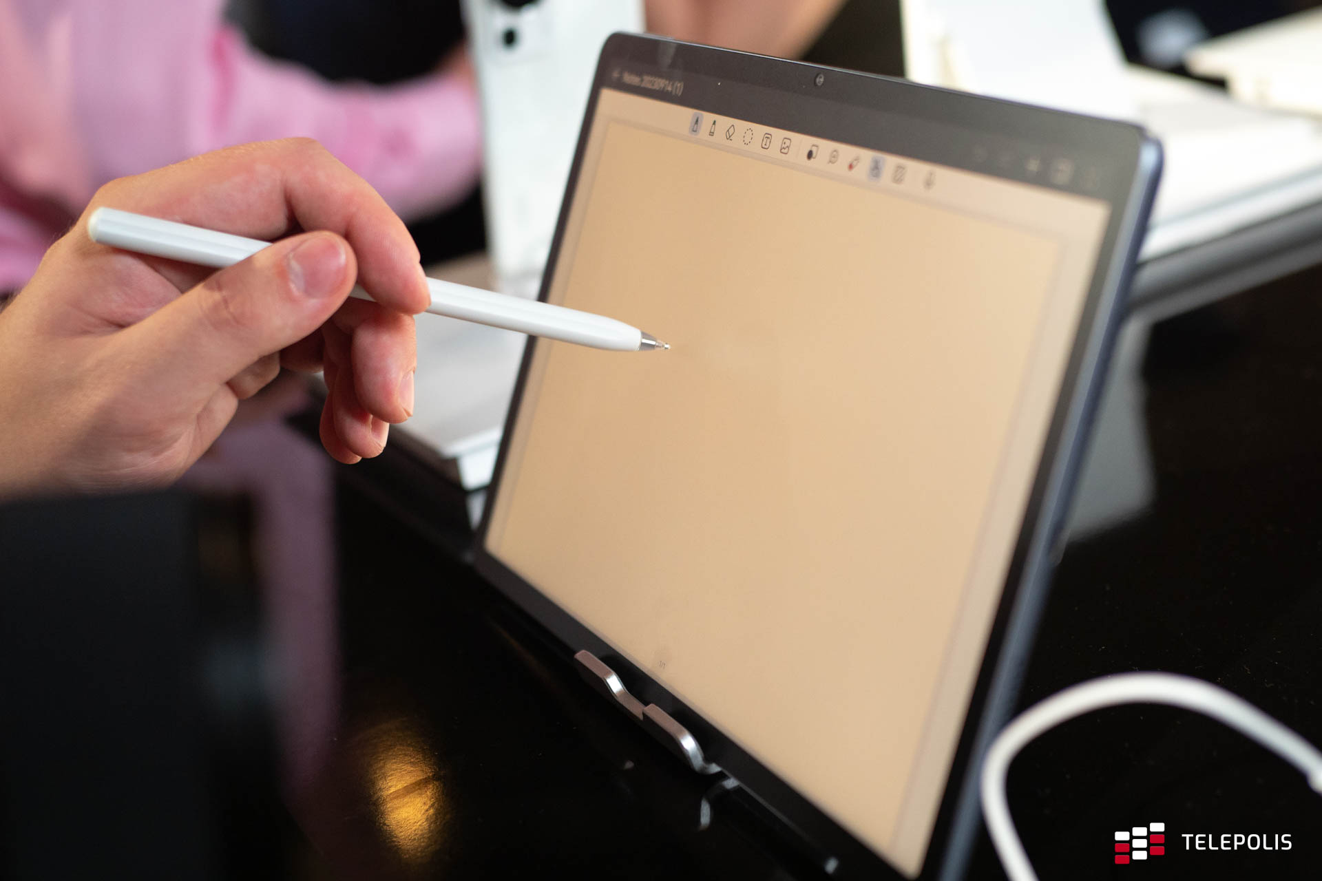Huawei w Barcelonie: smart okulary, tablet jak z papieru i nowe słuchawki