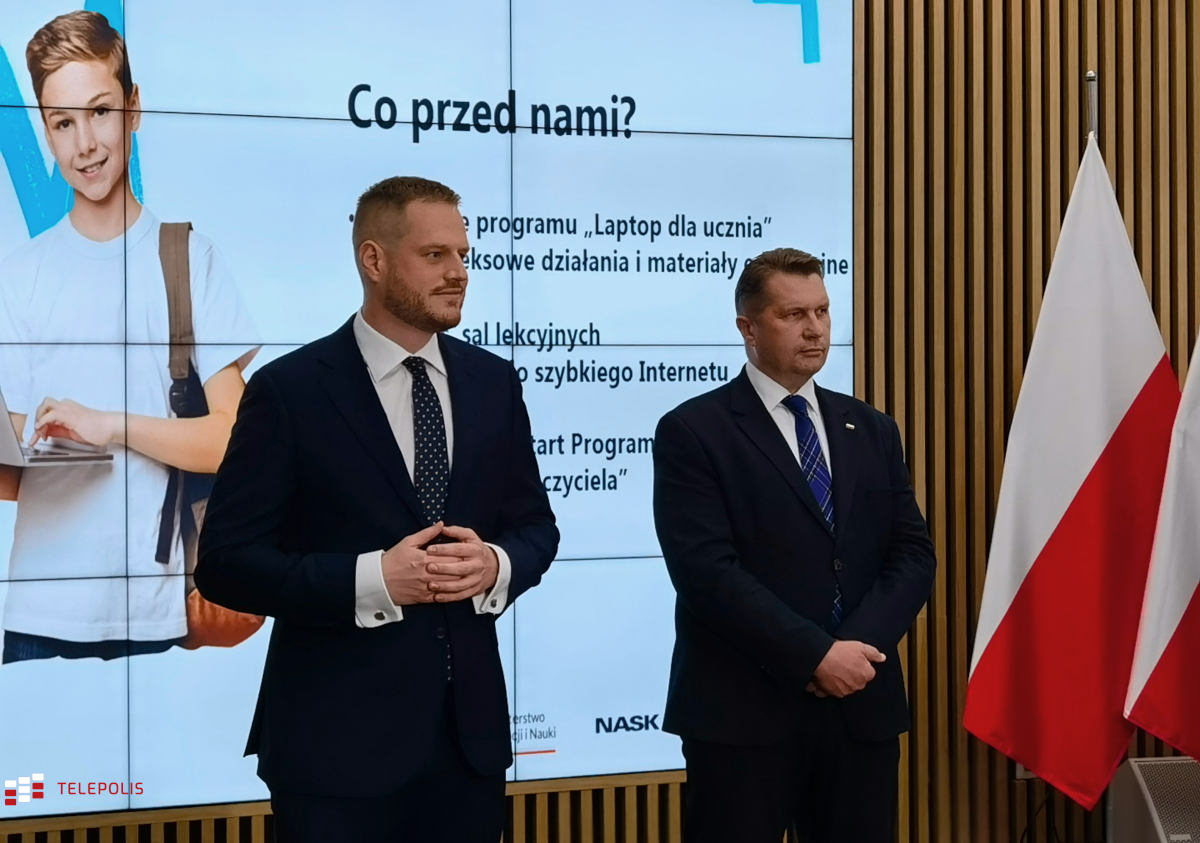 Laptop dla ucznia, czyli kiełbasa wyborcza polityków PiS