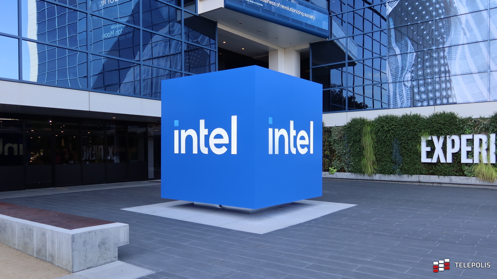 Intel w desperacji. Gigant kończy z inwestycjami