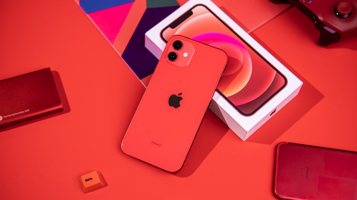 iPhone 12 już nie promieniuje. Wystarczył jeden prosty trik