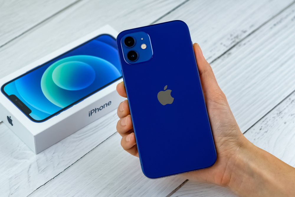 iPhone 12 zakazany we Francji. Są obawy o promieniowanie