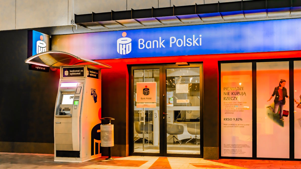PKO BP wprowadza podwyżki i nowe opłaty. Oto szczegóły