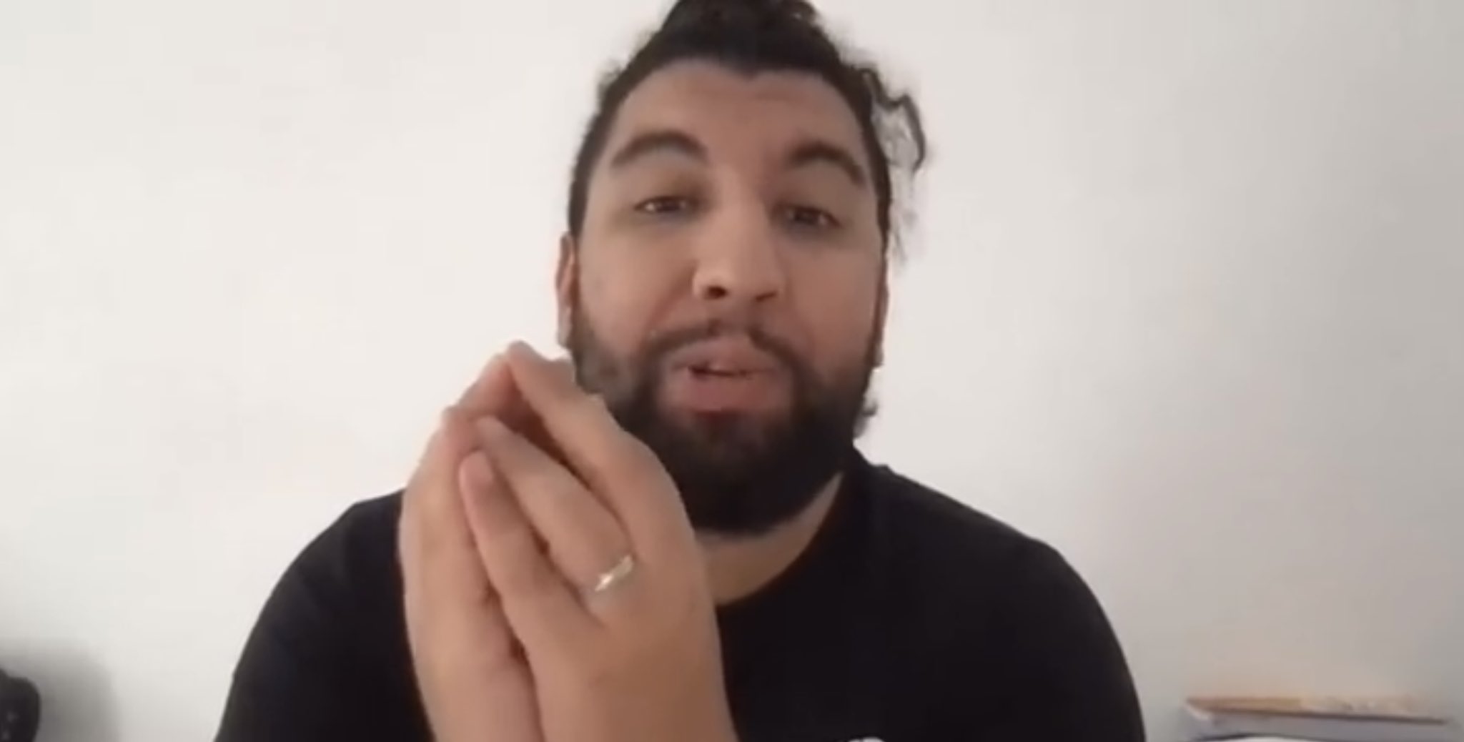 Rząd spanikował przez filmik na YouTubie