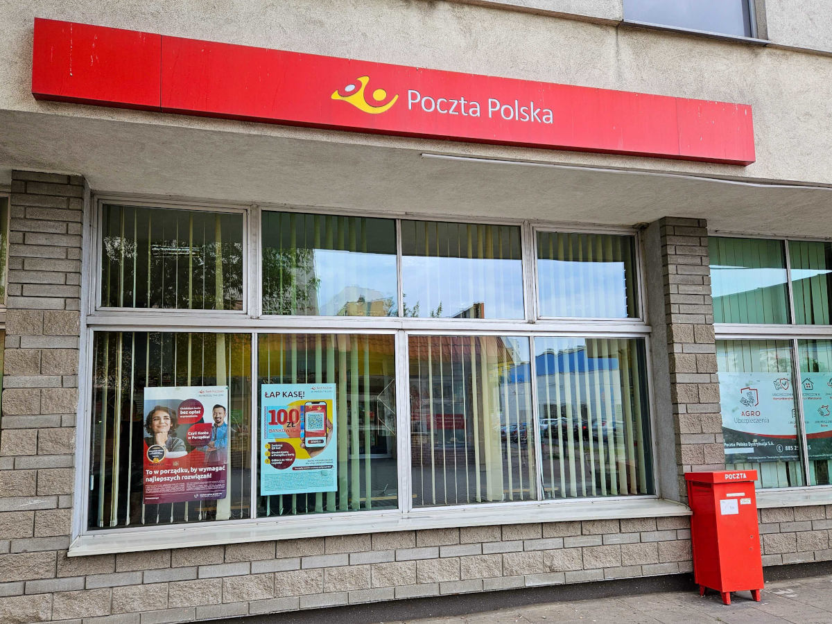 Poczta Polska ma nową aplikację. Chodzi o przesyłki kurierskie