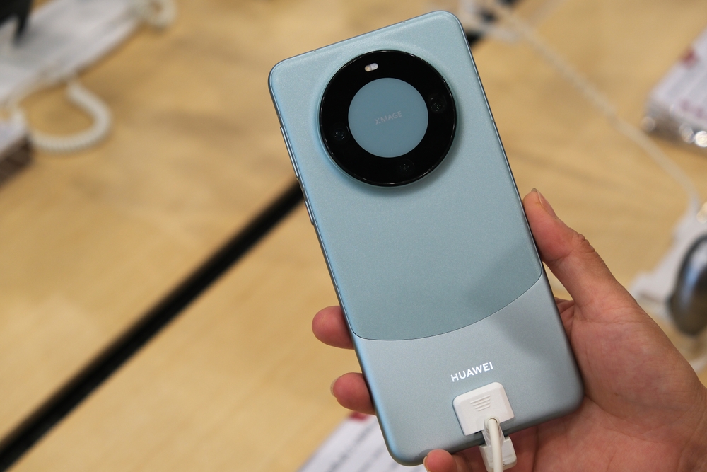 Huawei kryzys nie dotyka. Nowy model sprzedaje się jak szalony
