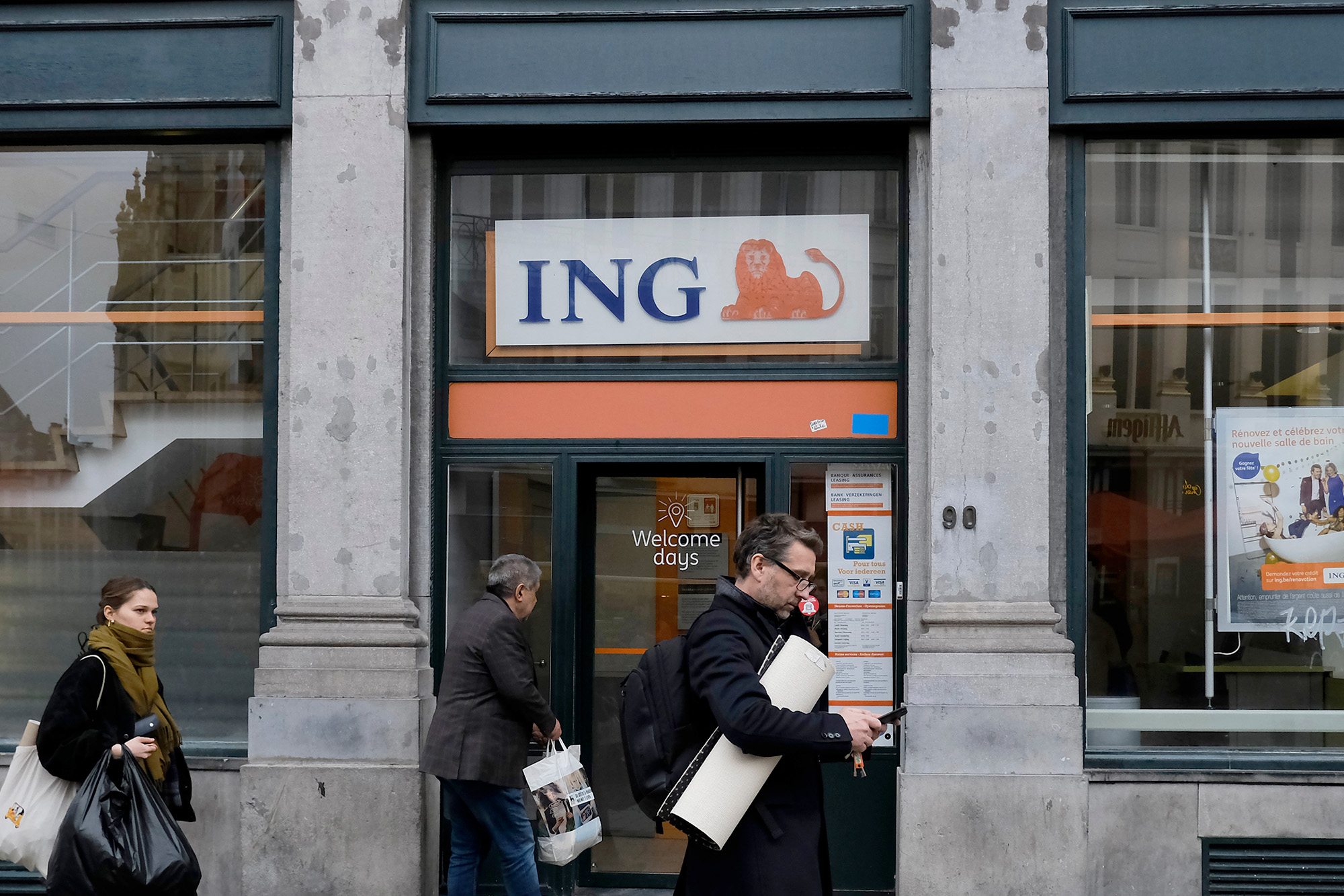 Polacy znów nabijani w butelkę. Chodzi o klientów ING