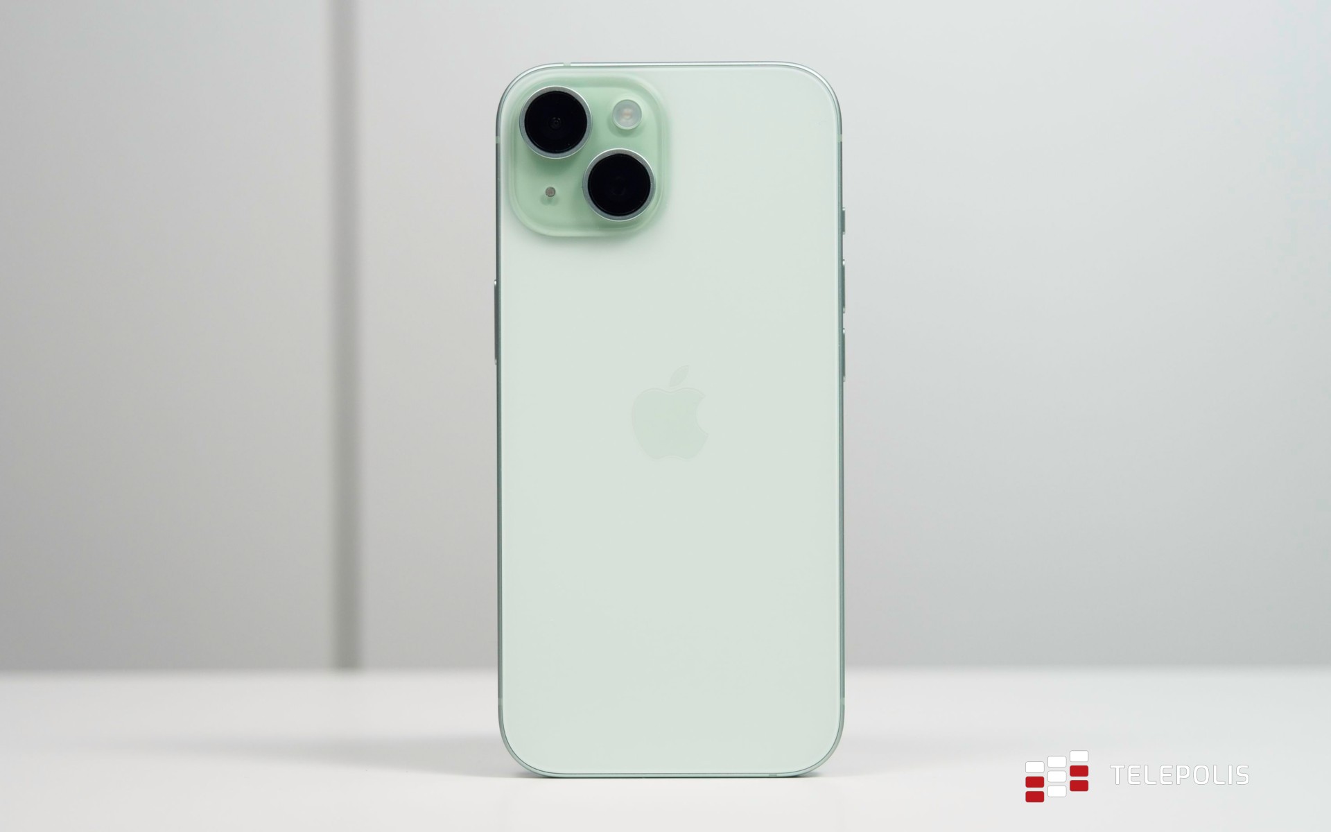 Apple ma problem. Chodzi o iPhone 15