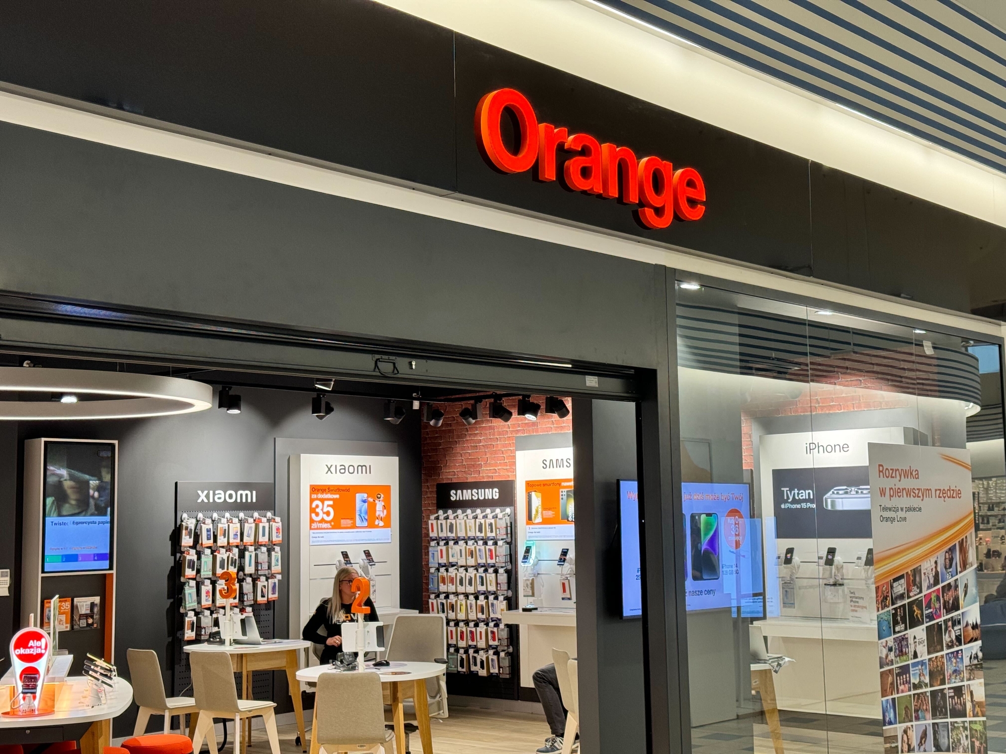 Orange straszy Pandora Gate. Żenująca reklama znika po naszej interwencji