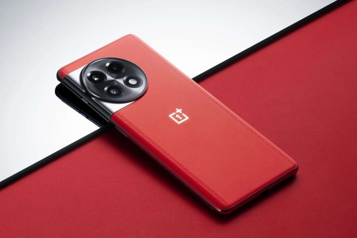 Czerwony OnePlus 11R to potwór z 18 GB RAM