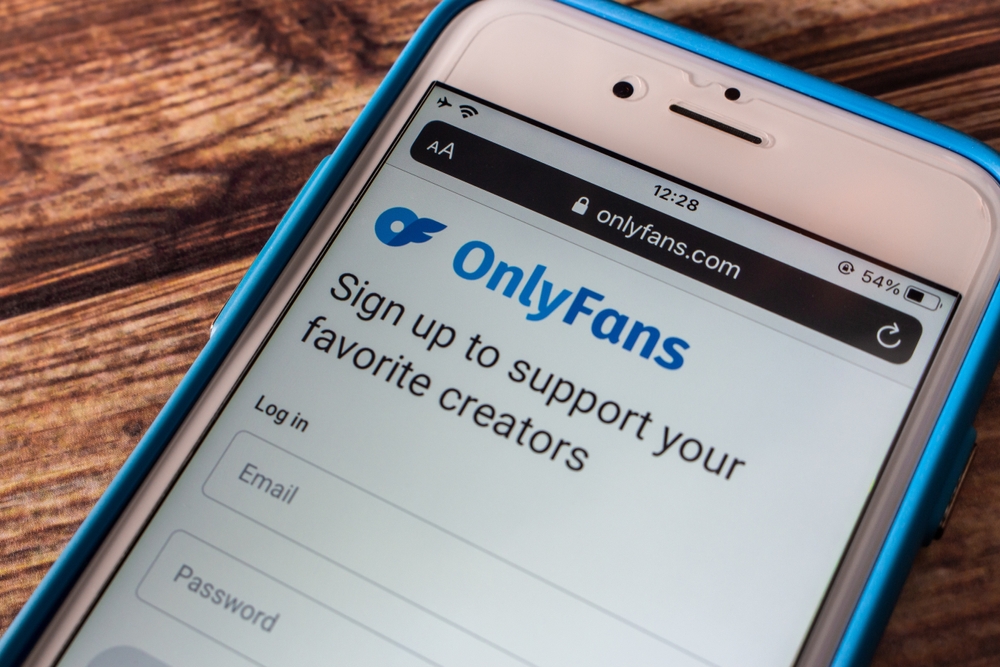 Policjantka z drogówki dorabiała na OnlyFans