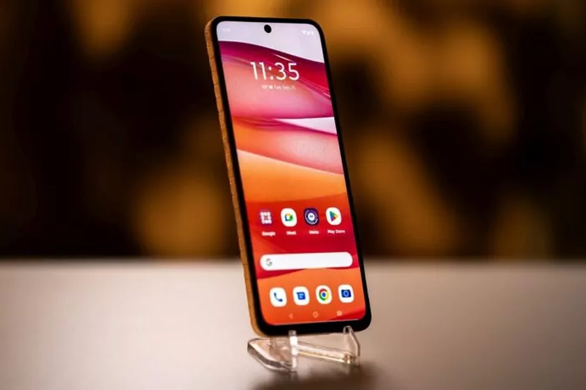 Zegarek z wielkim ekranem? Nie, to zwijany smartfon Motorola