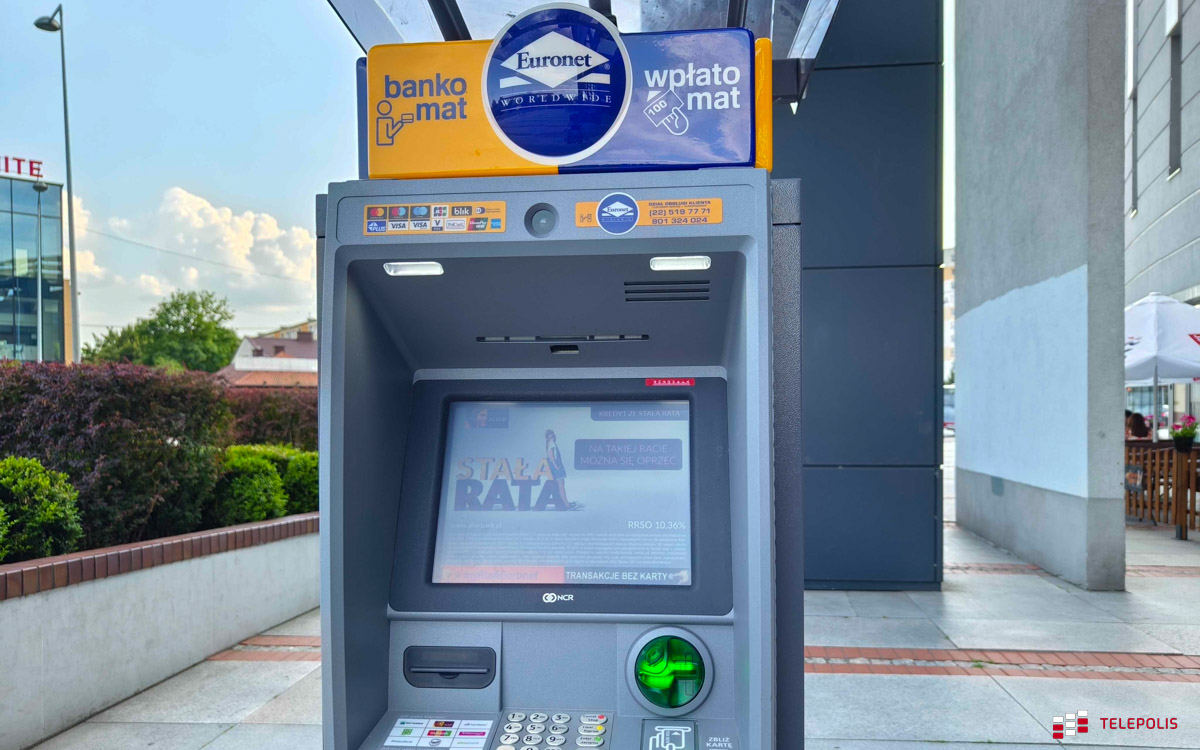 Bankomaty w Polsce znikają? Mamy twarde dane