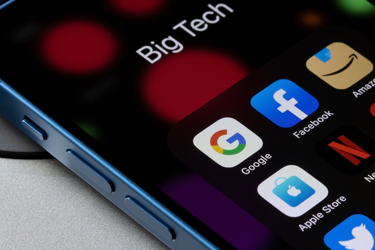 Jak uciekać, to do Google. Biorą każdą liczbę ludzi