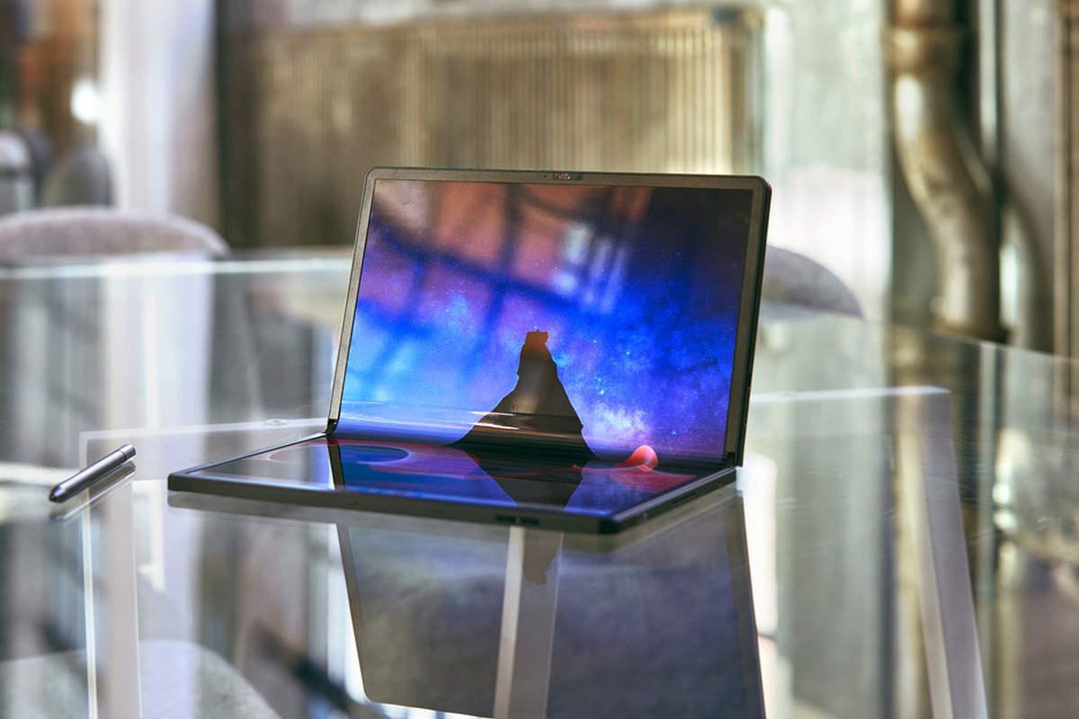 Debiutuje „nowy” Lenovo ThinkPad X1 Fold z dużym, zginanym ekranem