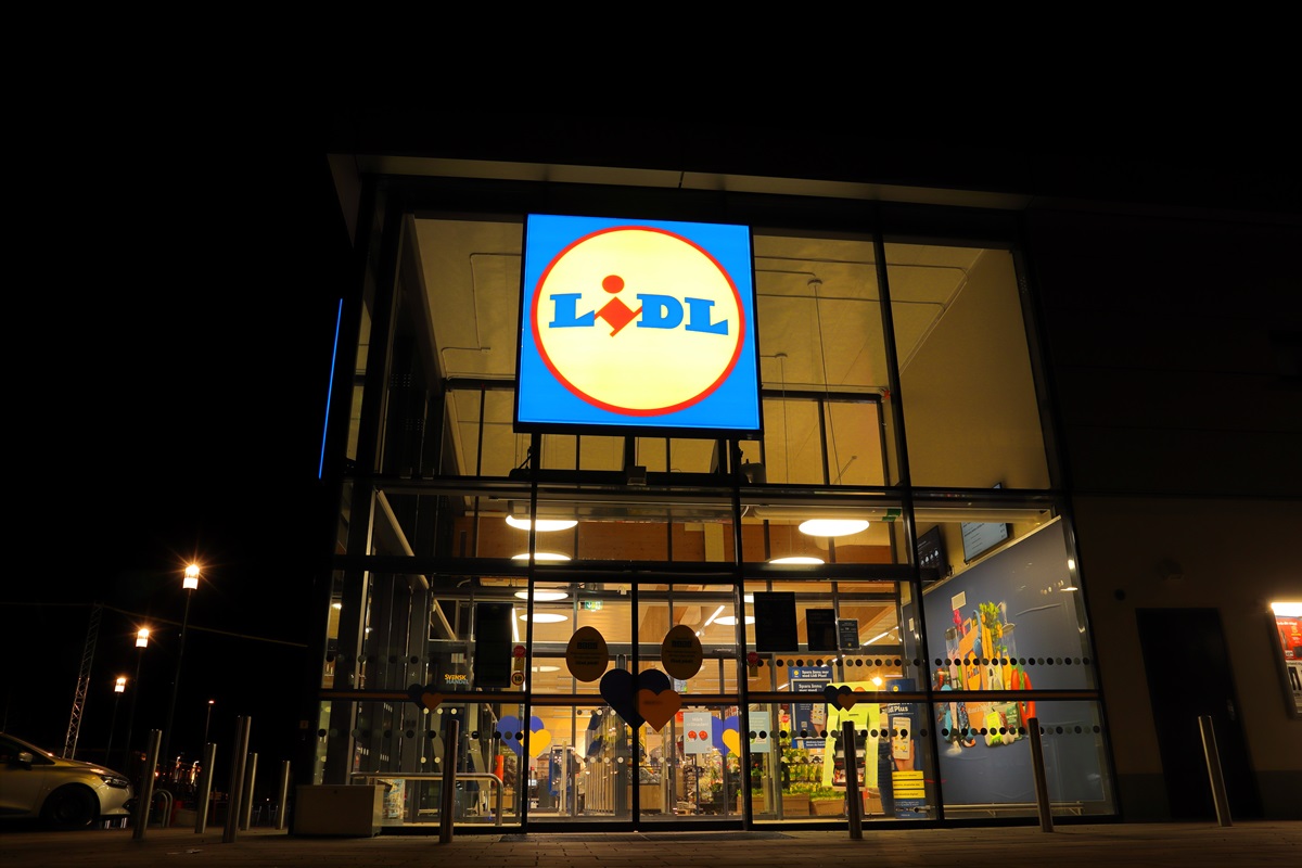 Lidl ogłasza początek świąt. W ofercie iluminacja za grosze