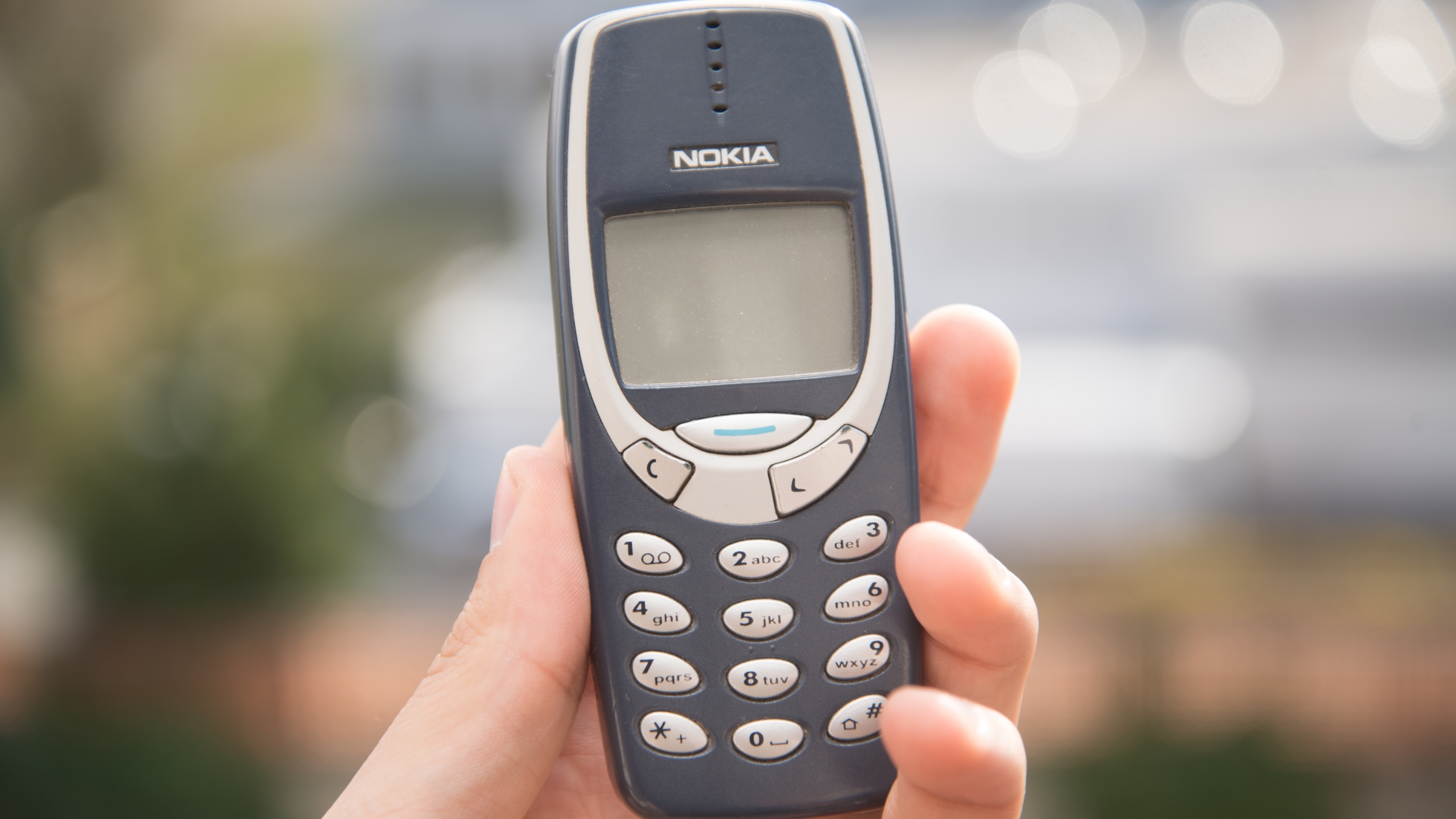 Nokia 3310 i kalosze – co je łączy? Więcej niż myślisz (wideo)