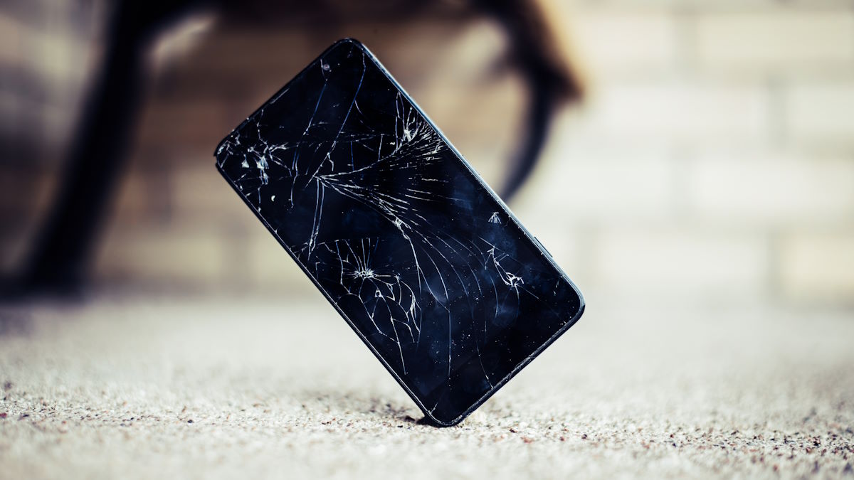 Lepiej usuń to z telefonu. Czyta twoje wiadomości