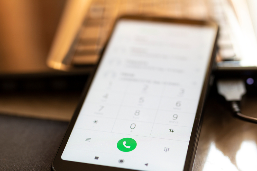 Od razu usuń to z telefonu. Kradną dane kart płatniczych